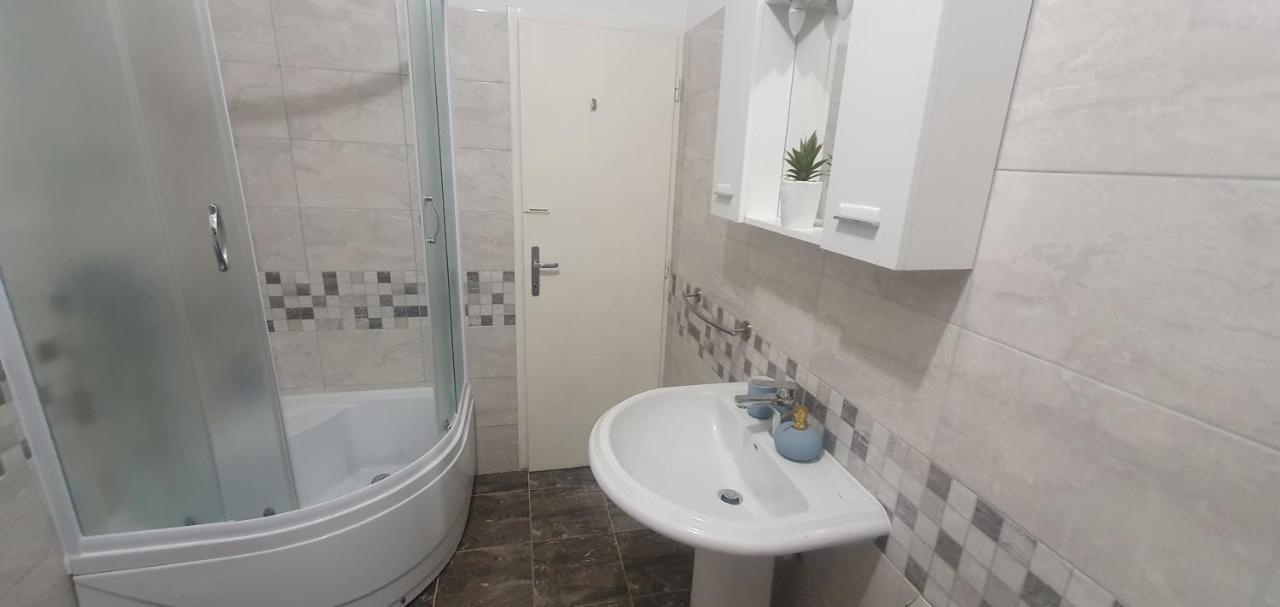 Apartmani Matea Τρογκίρ Εξωτερικό φωτογραφία